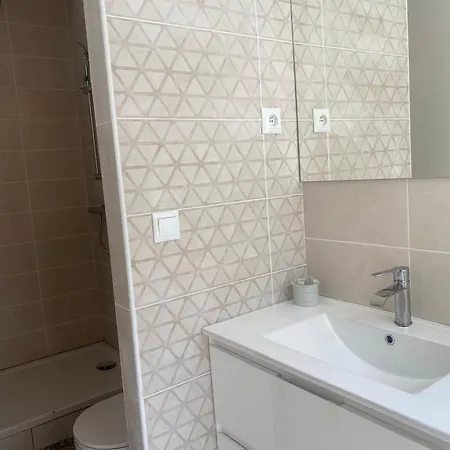 P3 Centre Des Arenes Rdc Lägenhet *