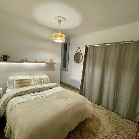 P3 Centre Des Arenes Rdc アパート ニーム